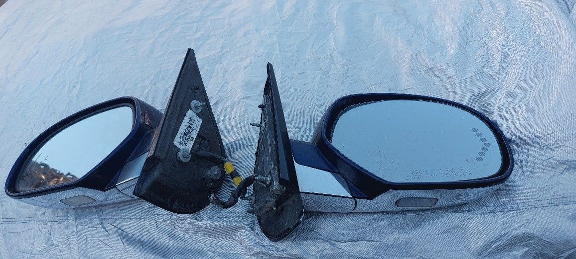 09 Cadillac Escalade Side Mirrors
