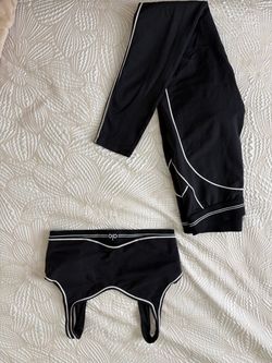 ALO Airbrush Heart Throb Leggings and Bra