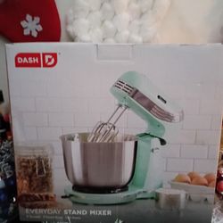 Dash Stand Mixer