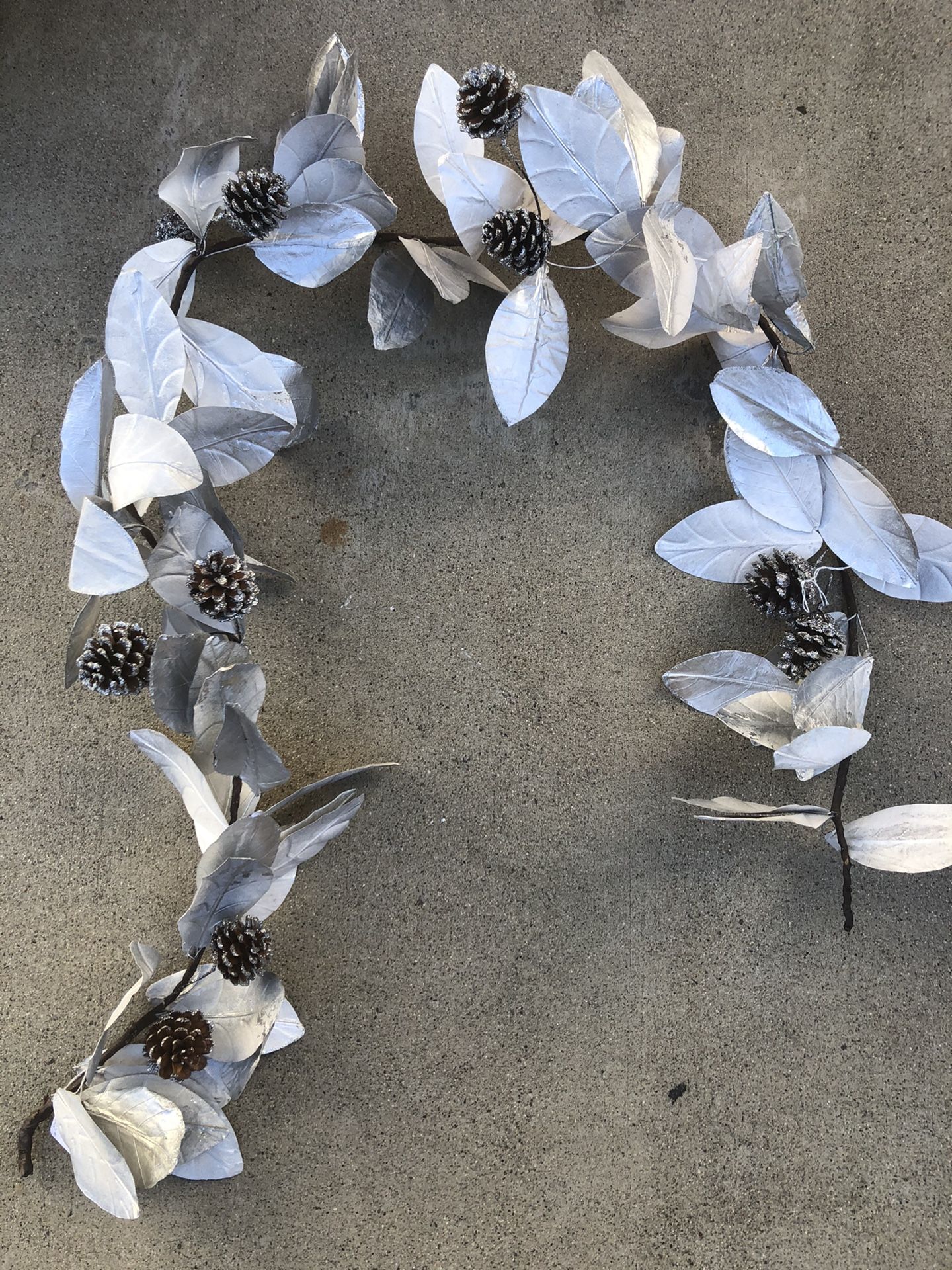 Pottery barn silver glitter and pine cone Xmas Christmas garland