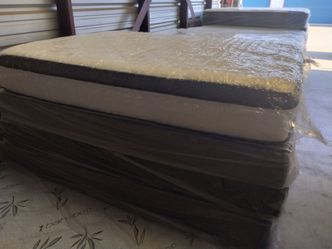 New Queen 12 Inch Hybrid Mattress and Box
