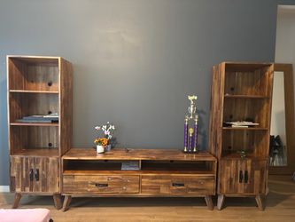 Three-piece entertainment center