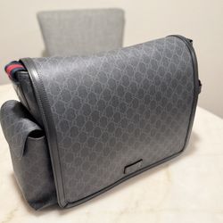 Gucci Diaper Bag GG Supreme 