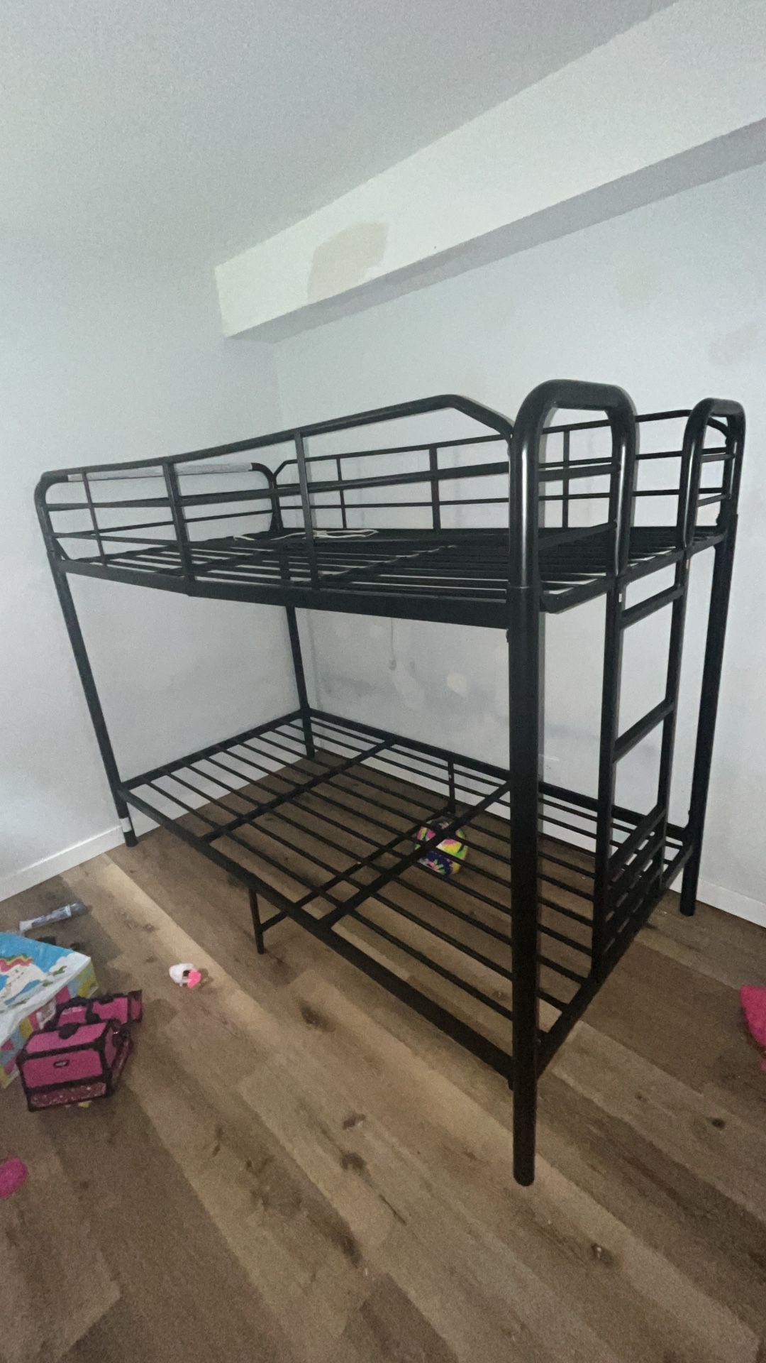 Vendo Litera Y Dos Colchones Están De Poco Uso