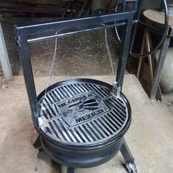 Firepit / Santa Maria Grill Hecho En Mexico Logo