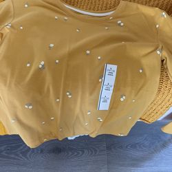 All Shirts And Pants For Sale Sizes Girls 12-14 = Women’s Small