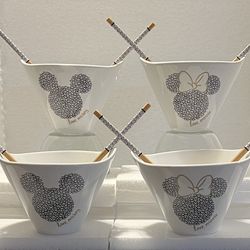 Disney “Mickey and Minnie” Ramen Bowls with Chopsticks