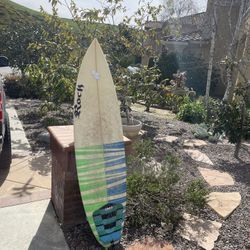 Rock Surfboard, 6’1, 27 Liters Cool Design