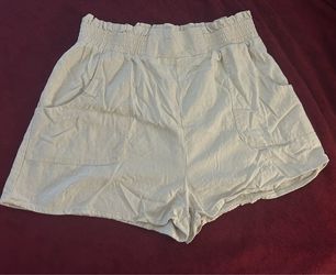 Beige shorts Size XL