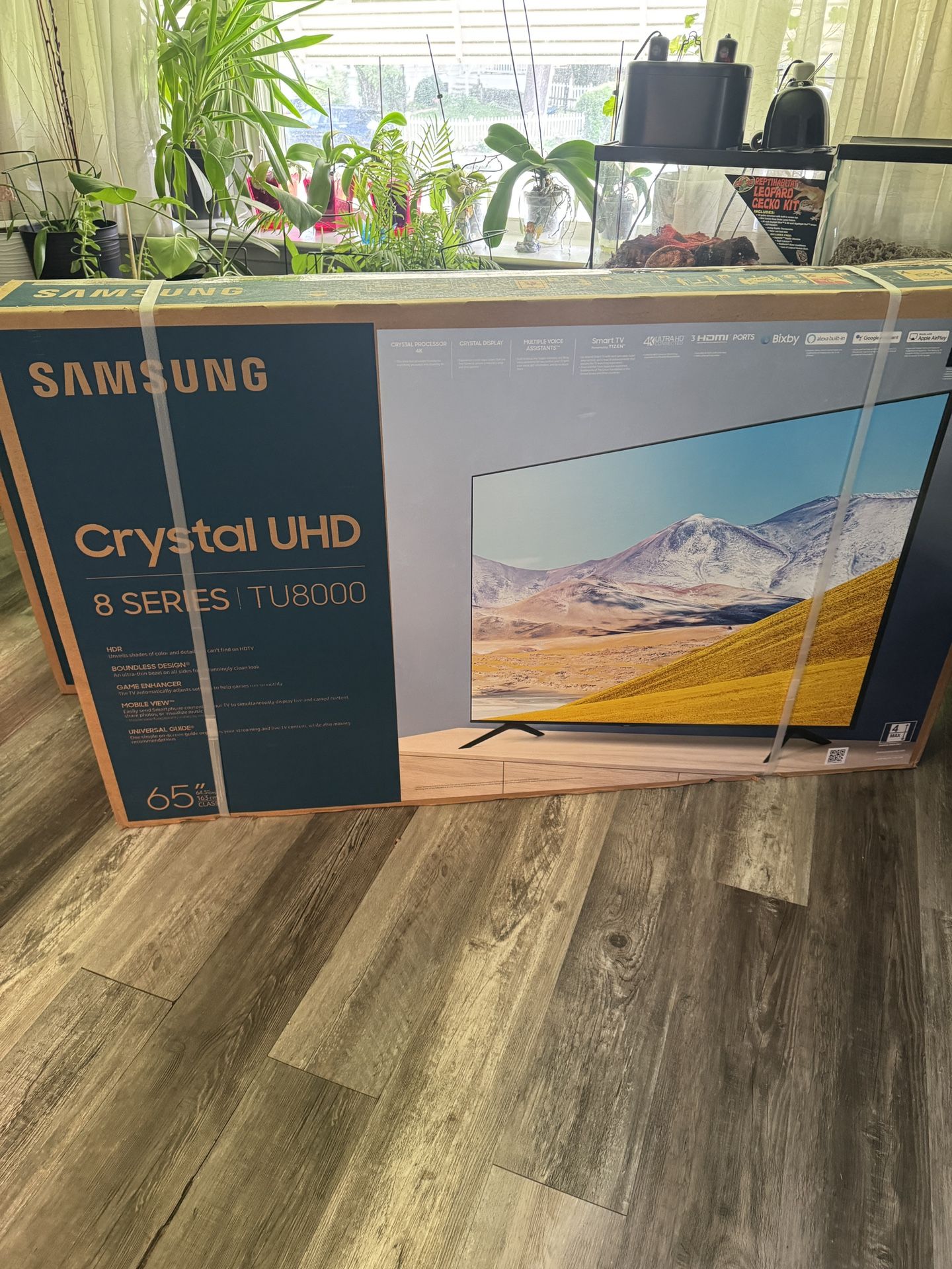 65” SAMSUNG Crystal UHD 8 SERIES TU8000