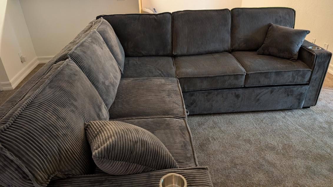 New Gray Corduroy Sleeper Sectional Sofa Couch with USB & Storage! Free Delivery 🚚!