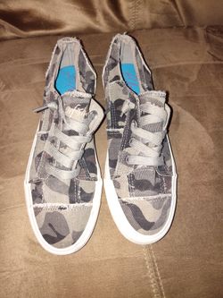 Women's Camo Shoes