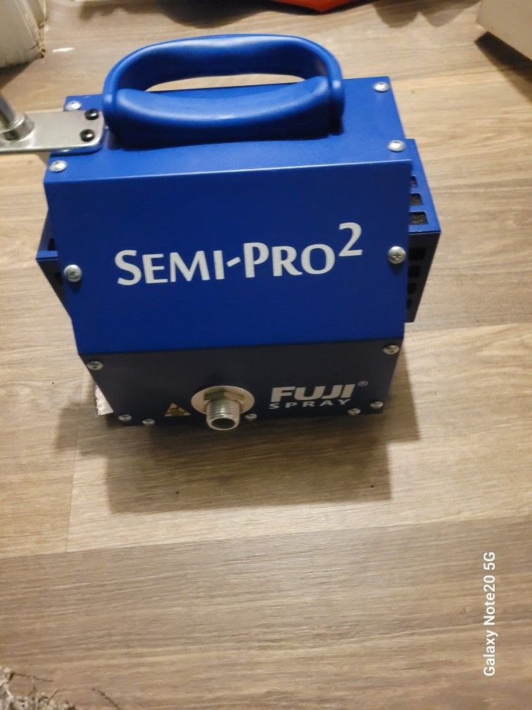 Semi Pro 2 Fuji  Spray Paint 