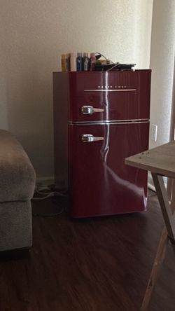 Mini fridge
