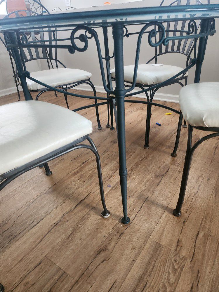 Small Dining Room Table With Chairs 
