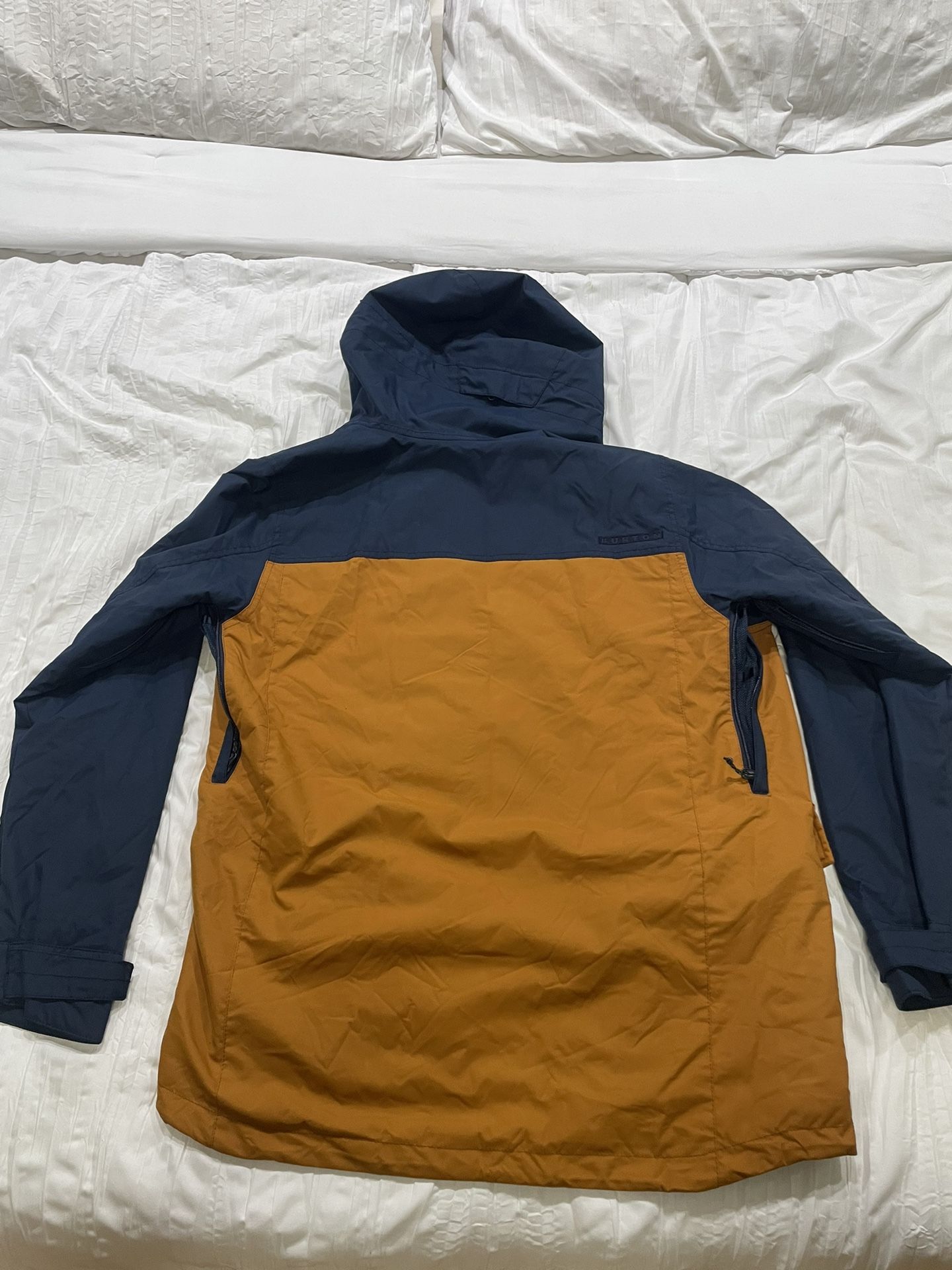 Men's Burton Covert 2L Jacket Medium for Sale in Hialeah, FL OfferUp