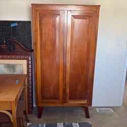 Armoire Vintage Wood 