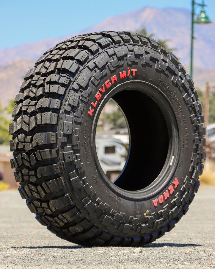 35x12.50R20 MUD TERRAIN TIRES