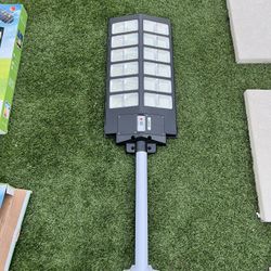 1000 Watt Super Bright Solar Street Light with Post And Remote new waterproof I have different models available ask for price