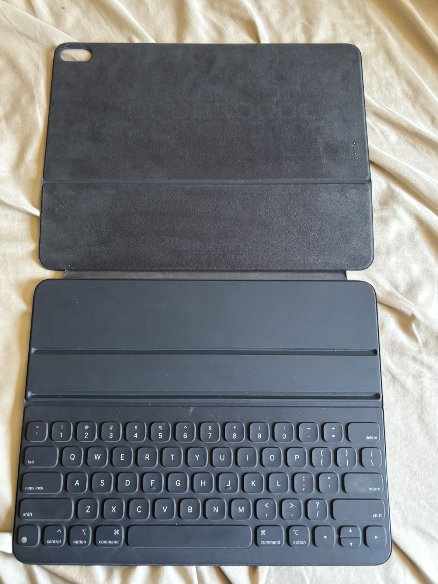 iPad 12.9 Magic Case