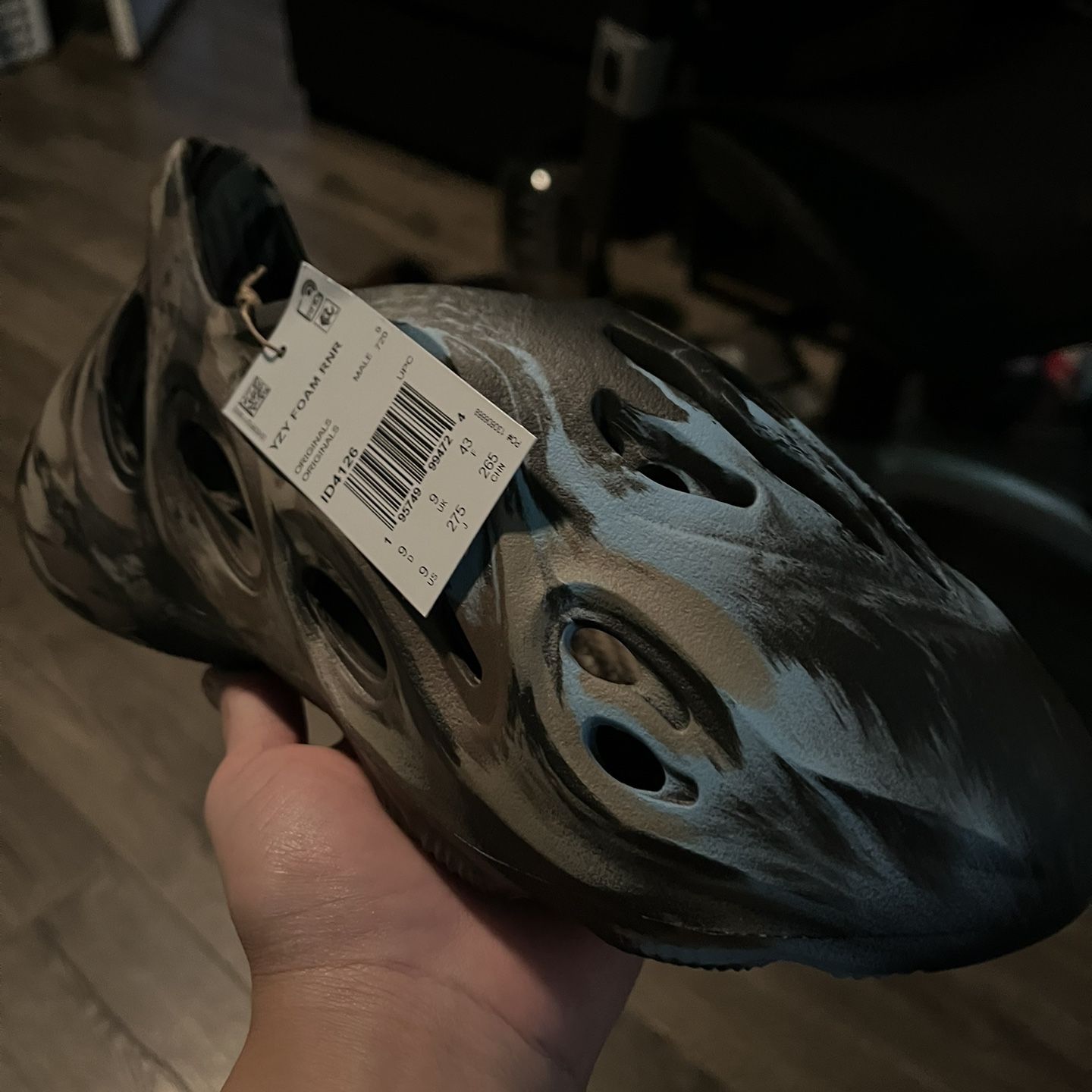 Yeezy Foam Runner MX Cinder for Sale in Los Angeles, CA - OfferUp