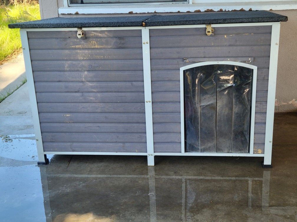Free Dog House