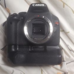 Canon Eos Rebel T2i With Battery Grip And 2 Batteries 