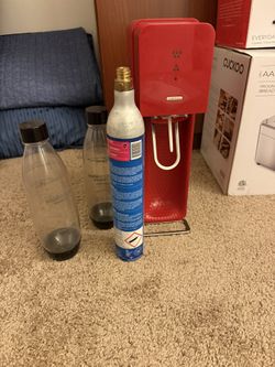 SodaStream Sparkling Water Maker + 2 CO₂ Tank & 2 Bottles ✨