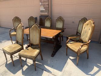 Vintage 8 chair Dining set from Heritage ( Table can be up to 123 inch )