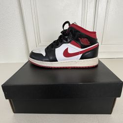 Jordan 1 Mid Gym Red Black White Size 4Y