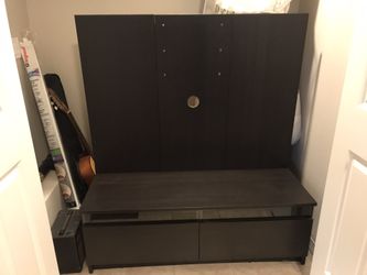 Entertainment center