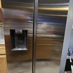Samsung 27.4 Cu Side By Side Refrigerator Large Capacity Stainless Steel