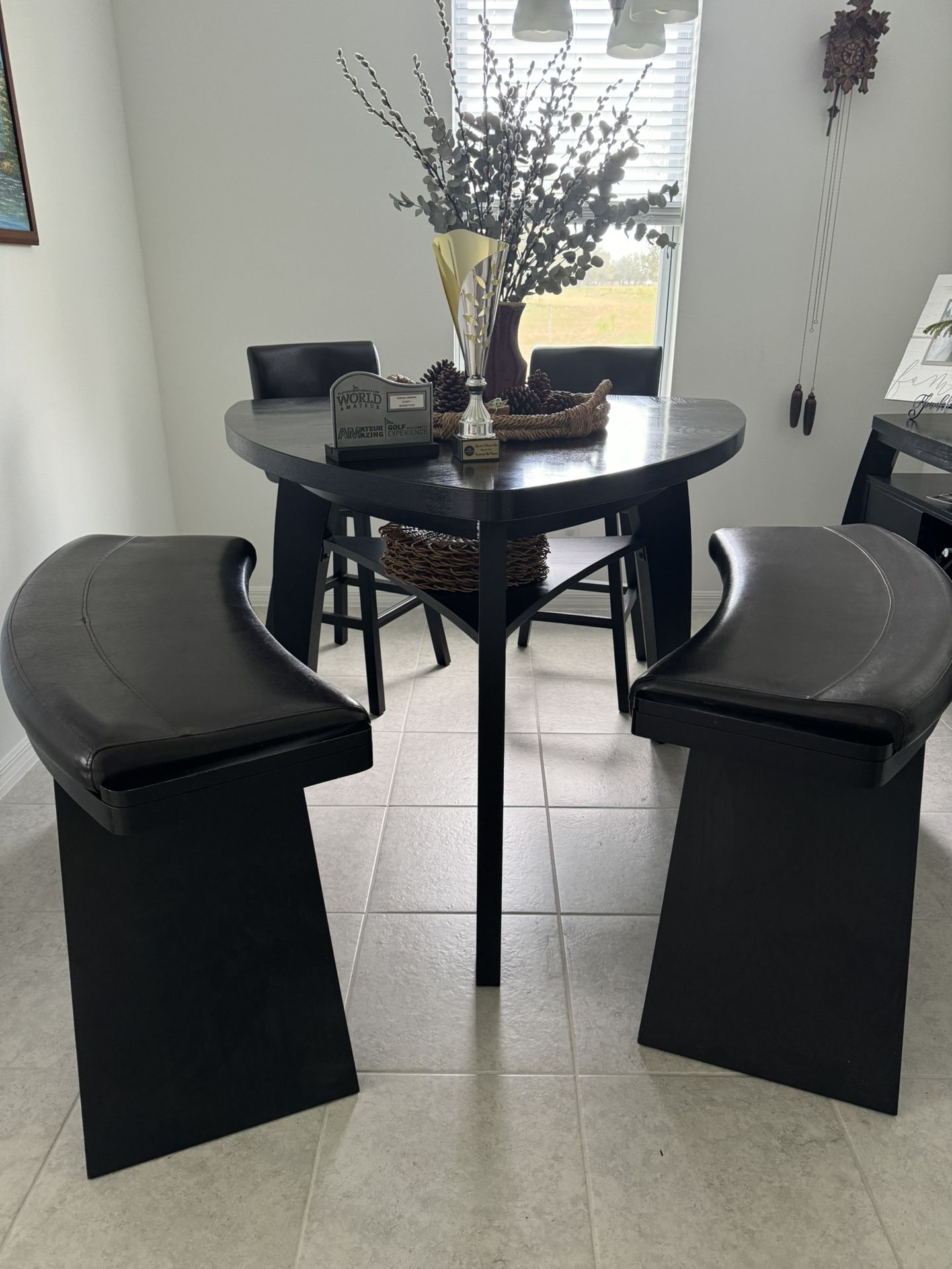 Dining room like new !