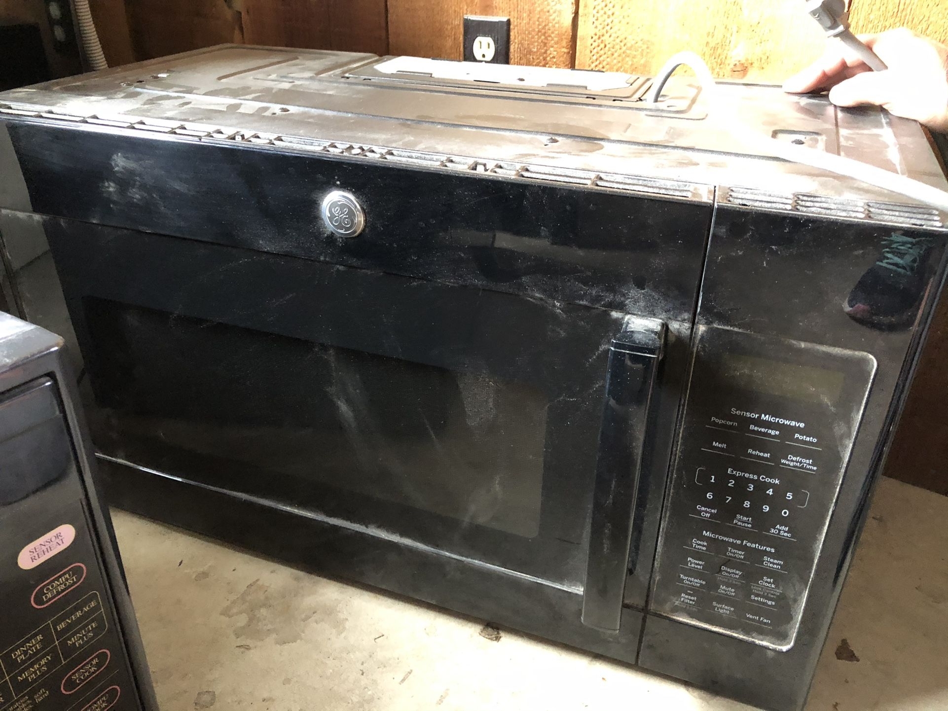 GE Microwave With Fan