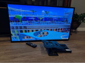 Insignia TV with Wall Mount and Bracket
