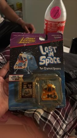 1998 Johnny Lightning "Lost in Space" Space Pod (with Film Clip #46)