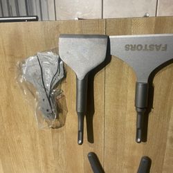 SdS plus floor scraper (1) thick heavy duty one and (1) thin scraper with changeable scrapers and sizes $25  These are 6” long each 