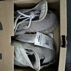 Adidas Yeezy Boost V2 
