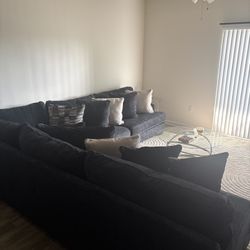 Beautiful Lightly Used Couch 