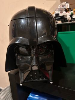 Disney park darth Vader popcorn bucket