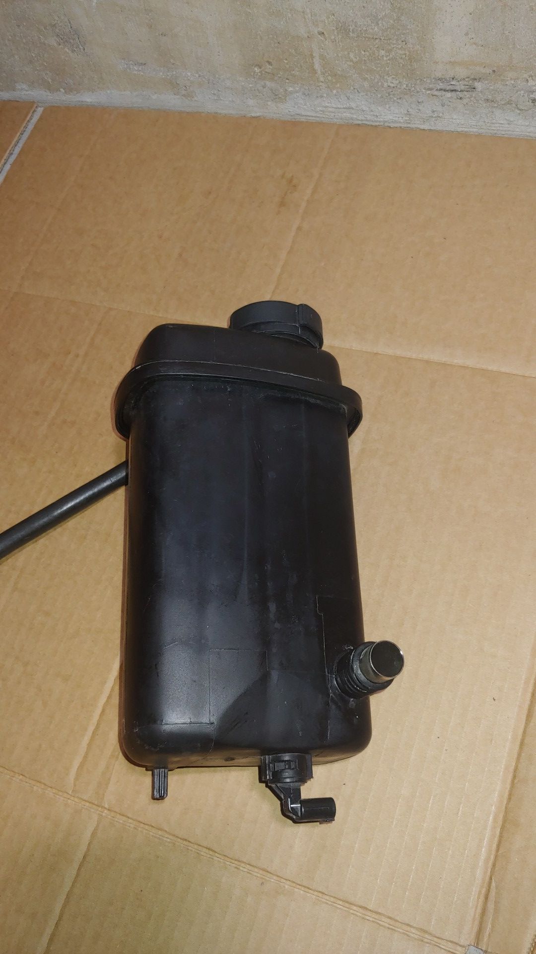 1997 BMW 740i E38 body coolant reservoir