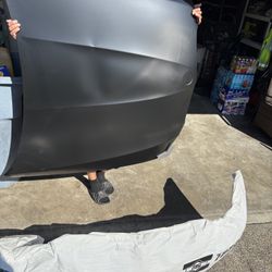 2005-2010 Black Bmw Hood & Bumper 
