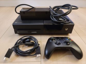 Xbox One Console With Controller