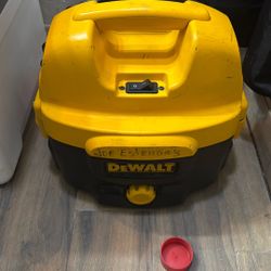 Deawalt 2gallon Vacuum 