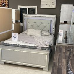 Queen size Lillian Group Bedroom Set Delivery Available 