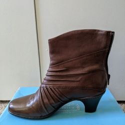 Cobb Hill Boots 8.5N