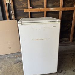 Mini Fridge Kenmore