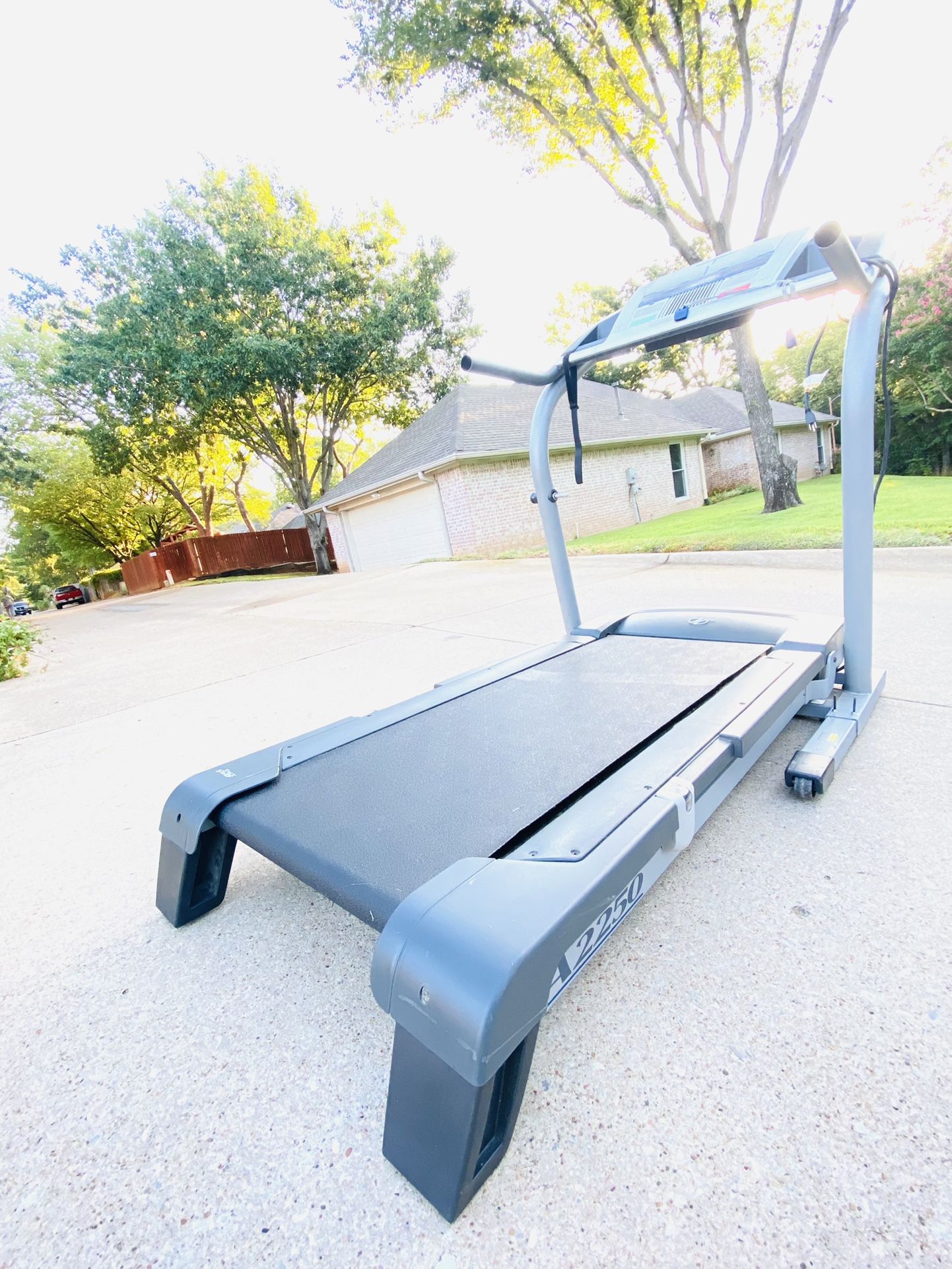 Nordictrack A2250 Treadmill With Incline