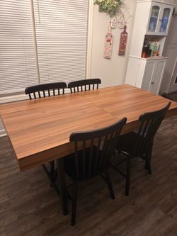 Dining Room Table with 4 chairs and bench