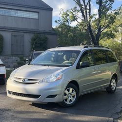 2010 Toyota Sienna